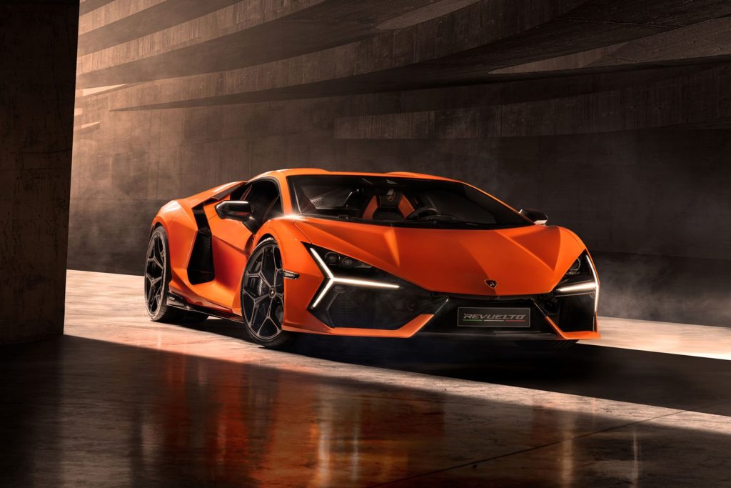 This is the new Lamborghini Revuelto